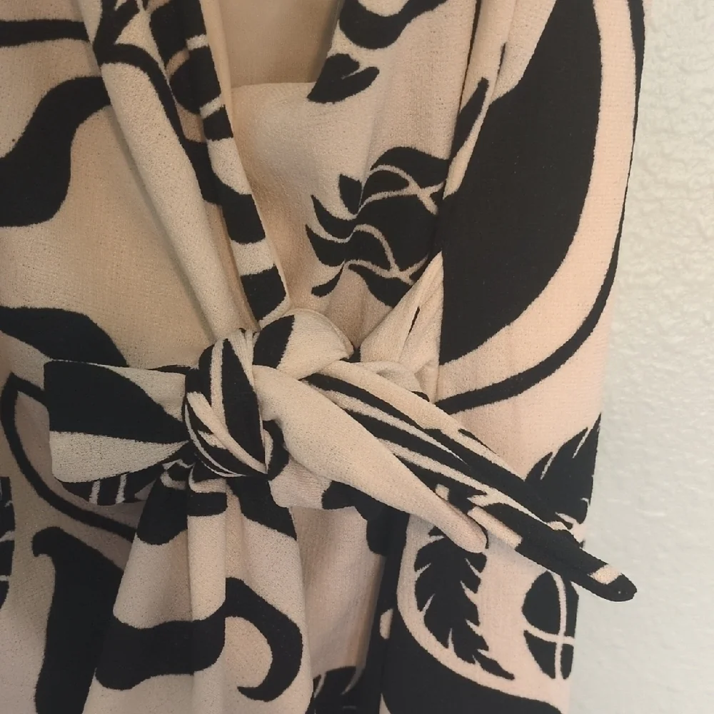 New!! H&M Black and Cream Floral Midi Dress